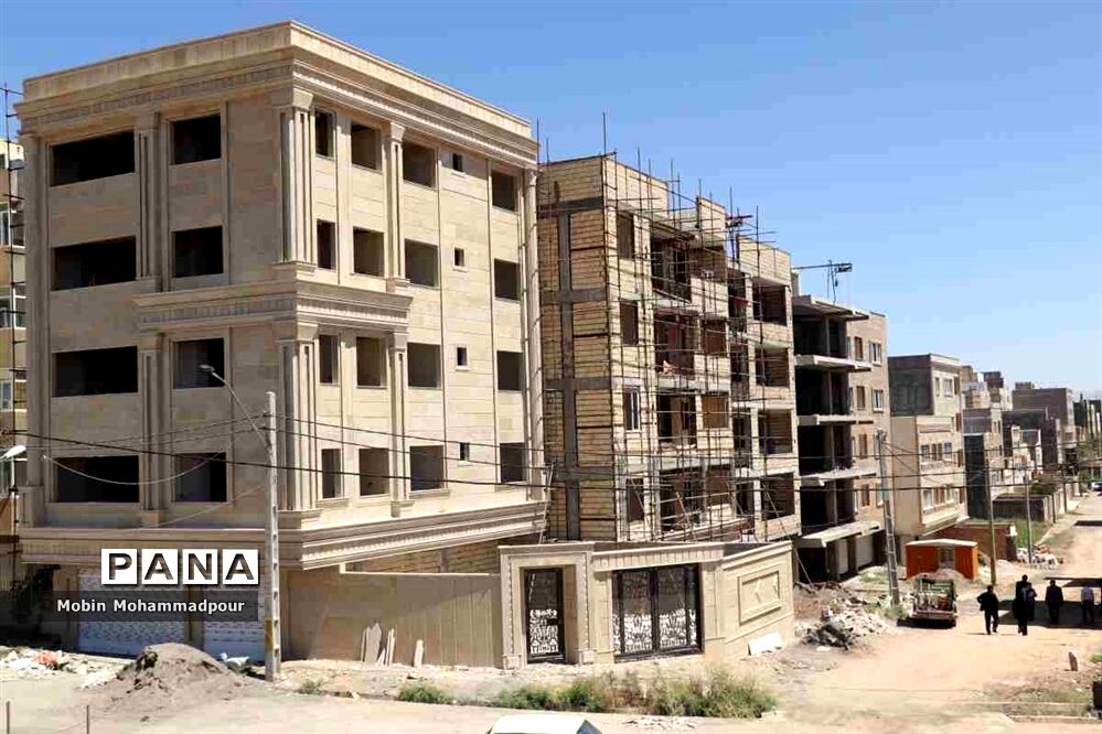 بازدید از پروژه‌ نهضت ملی مسکن شهرستان میانه