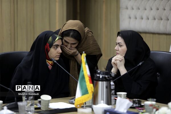نشست خبری سرزمین هنری رسانه‌ای سورنا