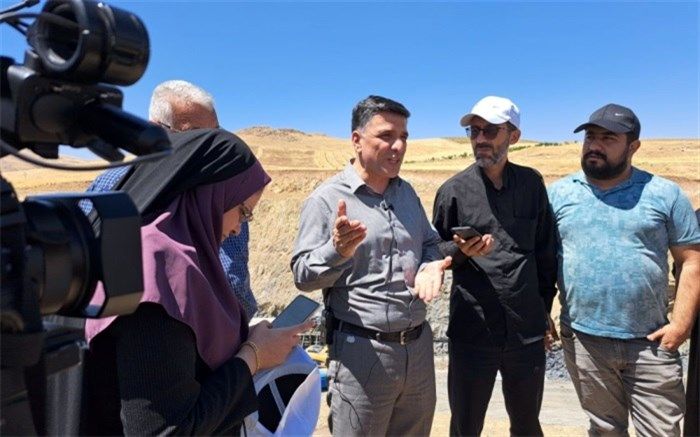 بهسازی محور حیدرآباد و نقده ۵۰ درصد پیشرفت دارد