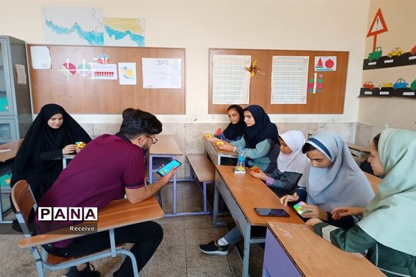 فعالیت دانش‌آموزان در پایگاه‌های تابستانه سازمان دانش‌آموزی فارس