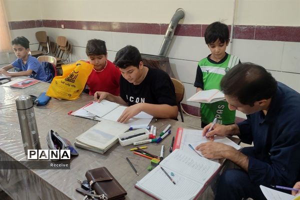 فعالیت دانش‌آموزان در پایگاه‌های تابستانه سازمان دانش‌آموزی فارس