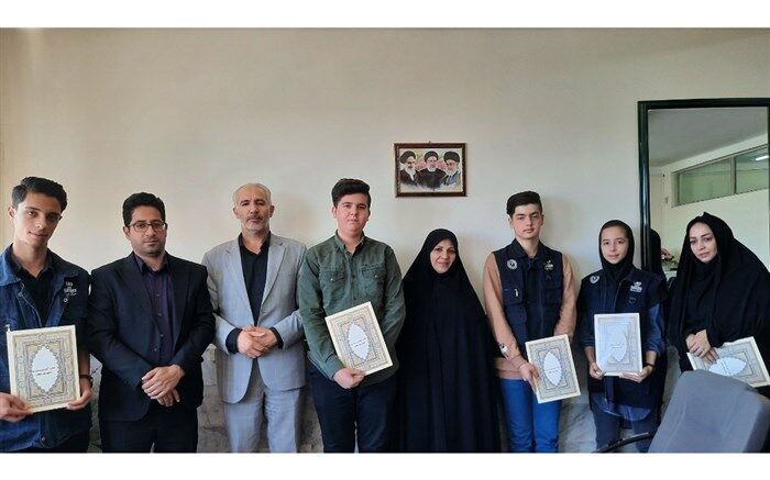 پانا پل ارتباطی دانش‌آموز و جامعه است