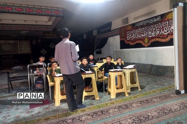 برگزاری کلاس قرآن در پایگاه بسیج شهید فلاح