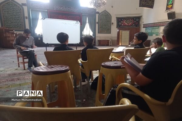 برگزاری کلاس قرآن در پایگاه بسیج شهید فلاح
