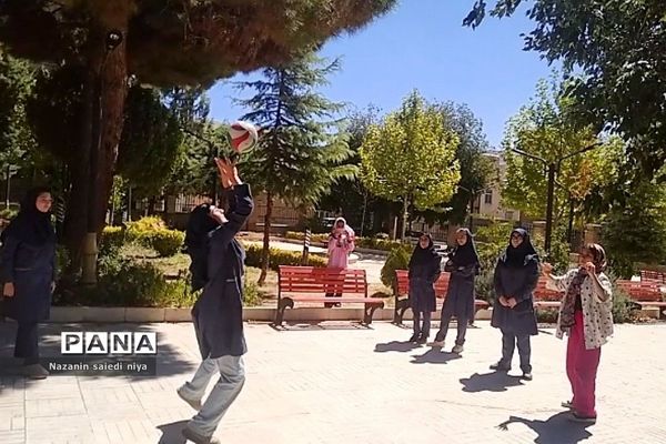 حضور پرشور دانش‌آموزان در اردوی مثبت هشتادیا در کانون شهید حاج قاسم  سلیمانی رودهن