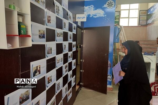 بازدید کارشناس متوسطه اول  از روند پروژه مهر دبیرستان شهید بهشتی رودهن