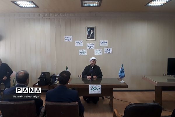 کارگاه آموزشی جهاد تبیین و آموزش خانواده در دبیرستان پسرانه سما رودهن