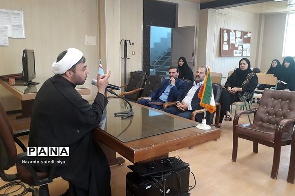 کارگاه آموزشی جهاد تبیین و آموزش خانواده در دبیرستان پسرانه سما رودهن