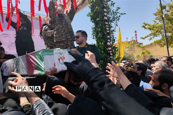 تشییع پیکر مطهر دوتن از شهدای حادثه تروریستی حرم حضرت شاهچراغ(ع)