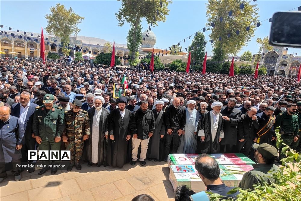 تشییع پیکر مطهر دوتن از شهدای حادثه تروریستی حرم حضرت شاهچراغ(ع)