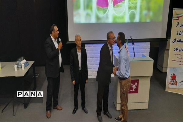 تجلیل از خبرنگاران در نور