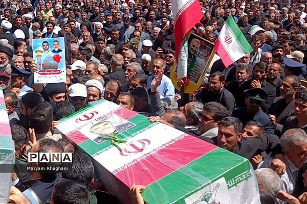 وداع با ۲  شهید حادثه تروریستی با حضور پر شور مردم شیراز