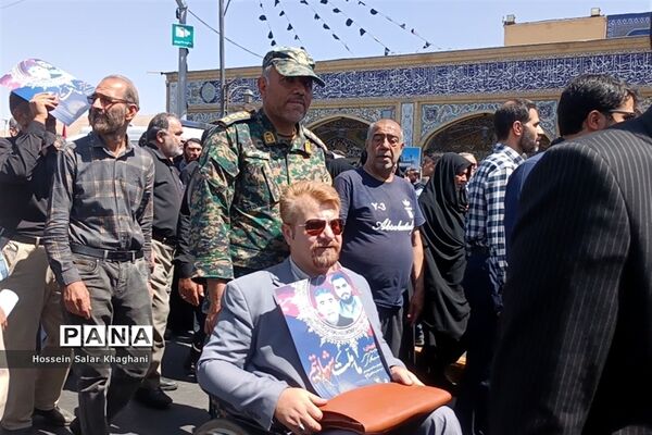 وداع با ۲  شهید حادثه تروریستی با حضور پر شور مردم شیراز