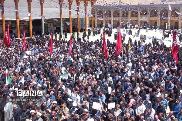 وداع با ۲  شهید حادثه تروریستی با حضور پر شور مردم شیراز