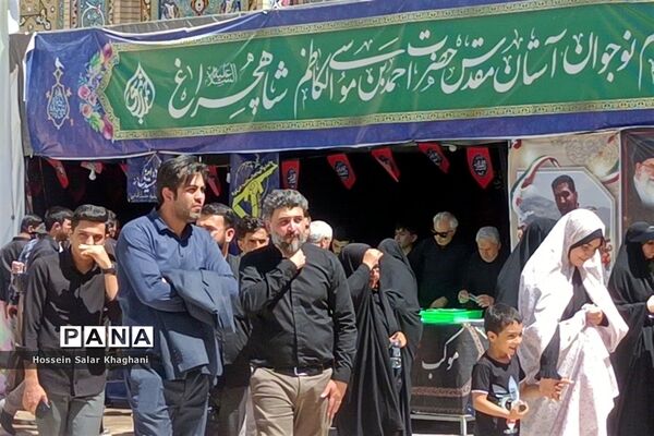 وداع با ۲  شهید حادثه تروریستی با حضور پر شور مردم شیراز