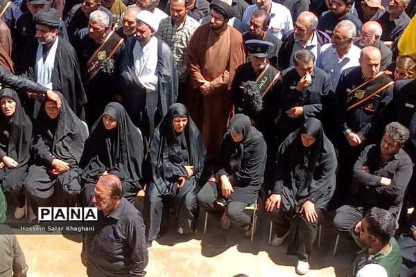 وداع با ۲  شهید حادثه تروریستی با حضور پر شور مردم شیراز