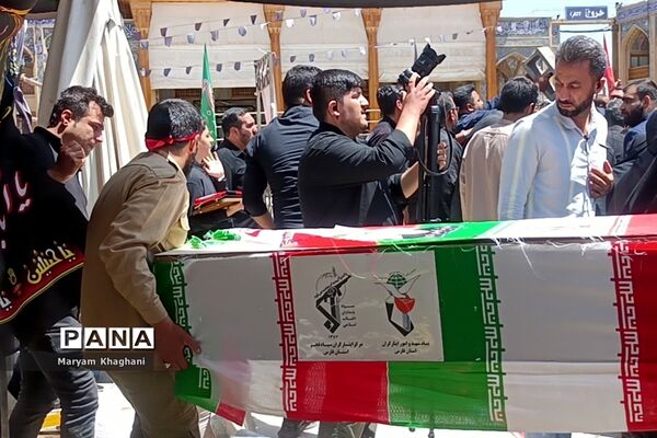 وداع با ۲  شهید حادثه تروریستی با حضور پر شور مردم شیراز