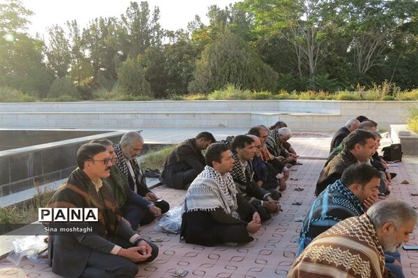 آیین عطر‌ افشانی و گل افشانی مزار شهدای مدافع حرم در شهرستان بجنورد