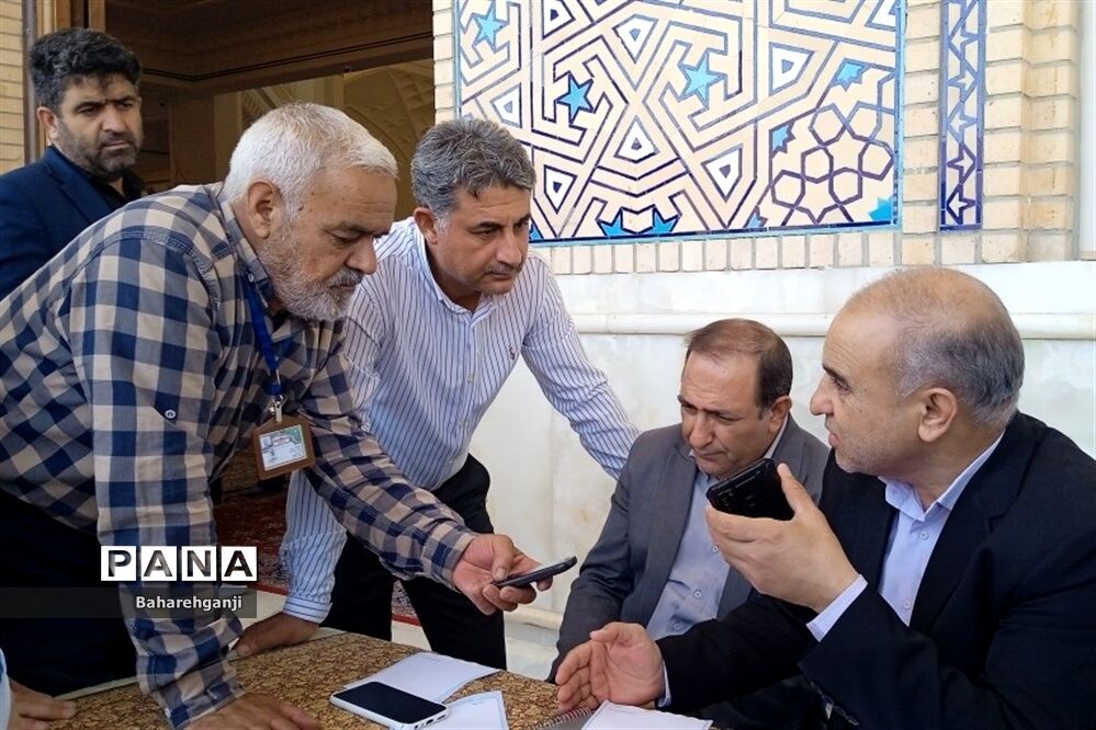 میزخدمت نواحی چهارگانه آموزش و پرورش فارس در نماز جمعه