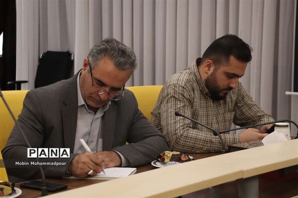 نشست خبری مدیرکل نوسازی، توسعه و تجهیز مدارس آذربایجان شرقی