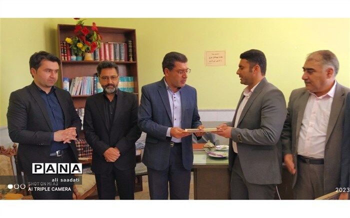 مدیران باعث پویایی و حرکت به سمت توسعه و تکامل مدرسه می‌شوند
