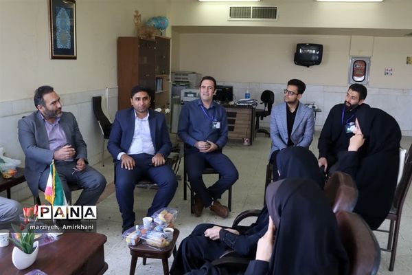 دانش‌آموزان امروز، تحلیل‌گران فردا