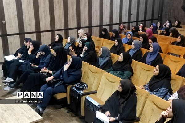 برگزاری کارگاه آموزش ریاضی ویژه آموزگاران دوره ابتدایی شهرستان‌قرچک