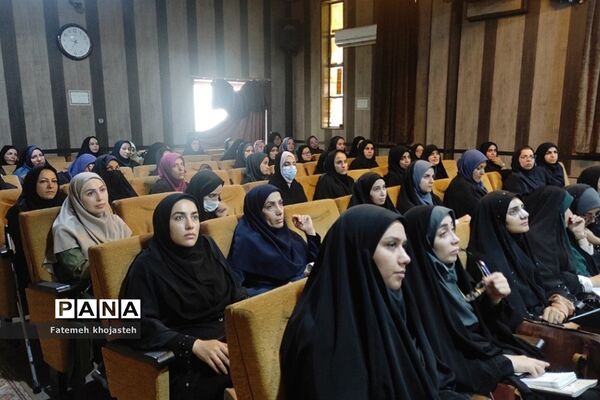 برگزاری کارگاه آموزش ریاضی ویژه آموزگاران دوره ابتدایی شهرستان‌قرچک