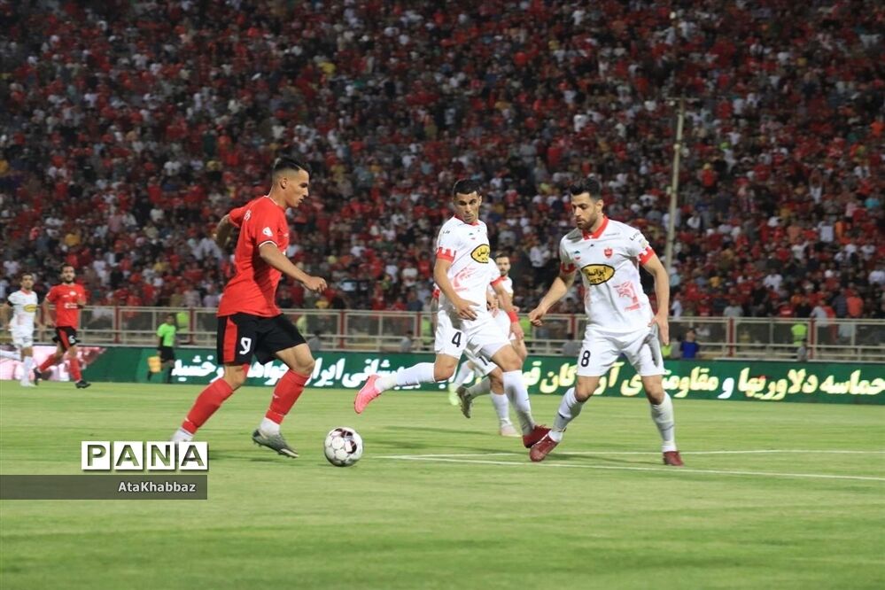 خط جلوی پرسپولیس زهردار نیست
