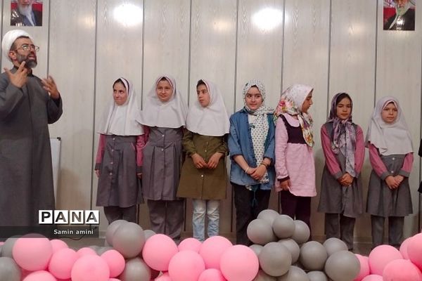 برگزاری کارگاه‌های معرفتی و مذهبی در اردوی مثبت‌دهه هشتادیا در رودهن