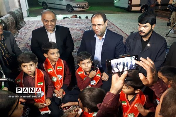 حضور وزیرآموزش و پرورش در منزل دانش‌آموز شجاع حادثه تروریستی شاهچراغ (ع)