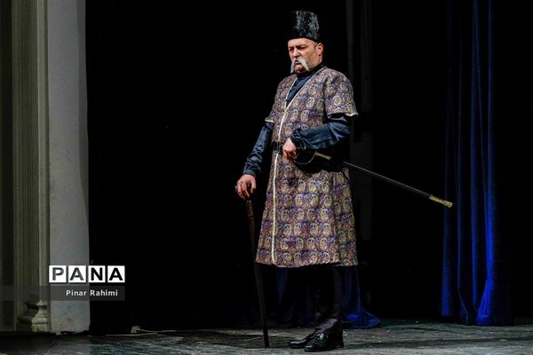 اجرای نمایش (آ شِیخ محمد خیابانی) در صحنه