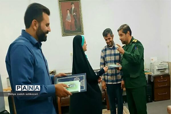 تقدیر از منتخبان مسابقه «اولین رزمایش عفاف و حجاب» در اشکذر