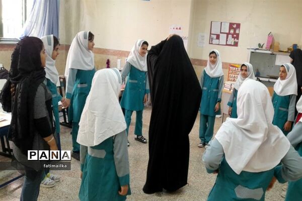 برگزاری کلاس‌های تابستانی در مدرسه پروین‌ اعتصامی شهرستان‌ فیروزکوه