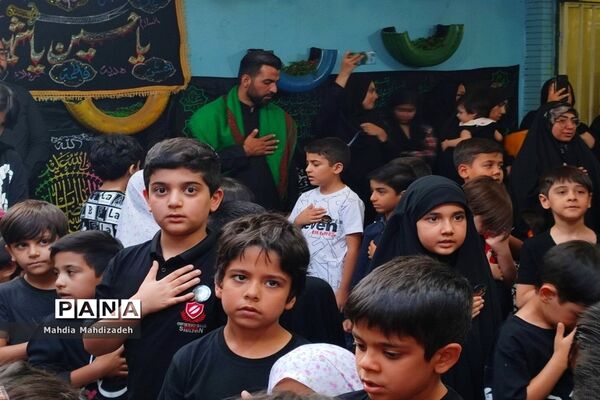 برگزاری مراسم آیین سوگواره کودکان عاشورایی در ناحیه ۶ مشهد مقدس