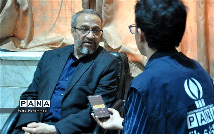 دانش‌آموزان تشکلاتی، یاران ما در مشکلات فرهنگی هستند