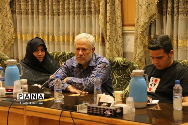 آیین تجلیل از فرهنگیان آزاده قم