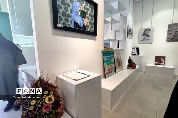 برگزاری نمایشگاه حجاب و عفاف،آثار هنرجویان هنرستان نمونه دولتی مهر
