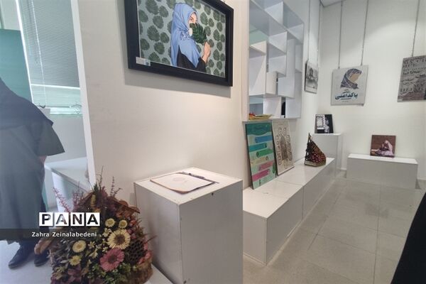 برگزاری نمایشگاه حجاب و عفاف،آثار هنرجویان هنرستان نمونه دولتی مهر