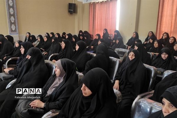 برگزاری نشست بصیرتی با محوریت فتنه ۱۴۰۱ در شهرستان‌قرچک