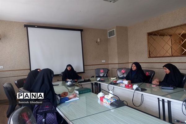 اولین جلسه تکمیلی کارگاه تولید محتوا دختران ناحیه ۵