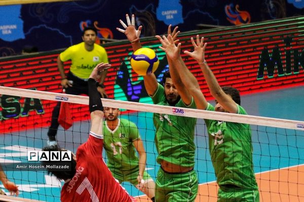 دیدار تیم‌های والیبال کره جنوبی و پاکستان