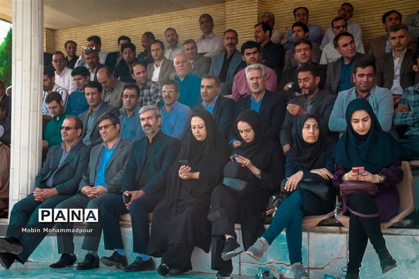 اعزام بزگترین کاروان تجهیزات آموزشی کشور