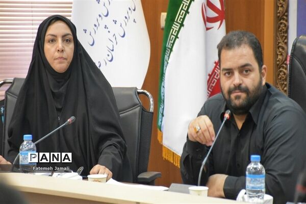 دوره تربیت مدیران منتخب مدارس متوسطه استان بر اساس سند تحول بنیادین