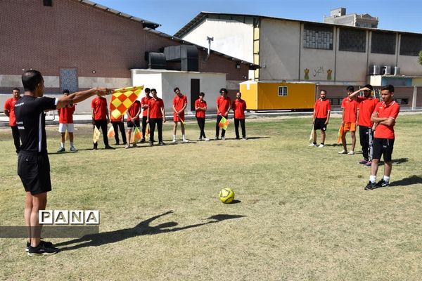 برگزاری دوره آموزشی داوری درجه سه فوتبال و فوتسال باحضور داوران بین‌المللی