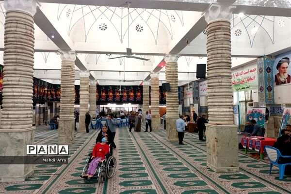 برپایی میز خدمت در مصلی نماز جمعه بهبهان به مناسبت هفته دولت