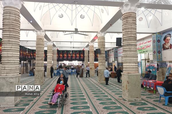 برپایی میز خدمت در مصلی نماز جمعه بهبهان به مناسبت هفته دولت