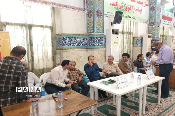 برپایی میز خدمت در مصلی نماز جمعه بهبهان به مناسبت هفته دولت
