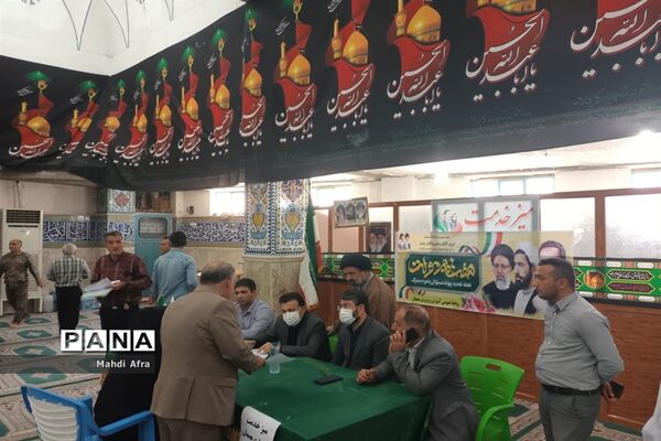 برپایی میز خدمت در مصلی نماز جمعه بهبهان به مناسبت هفته دولت