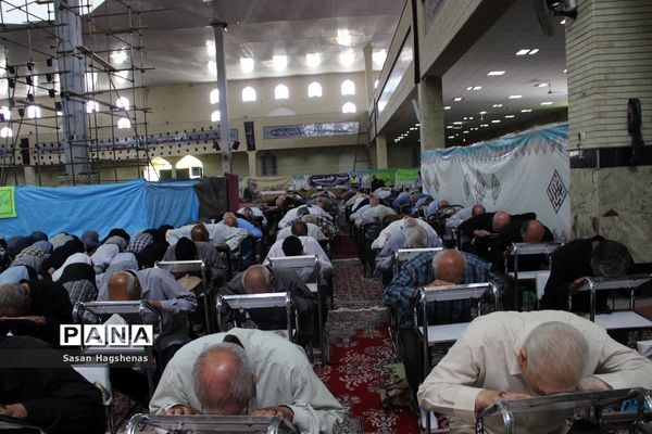 برگزاری  نماز جمعه شهرستان اسلامشهر و برپایی میزخدمت به مناسبت هفته دولت